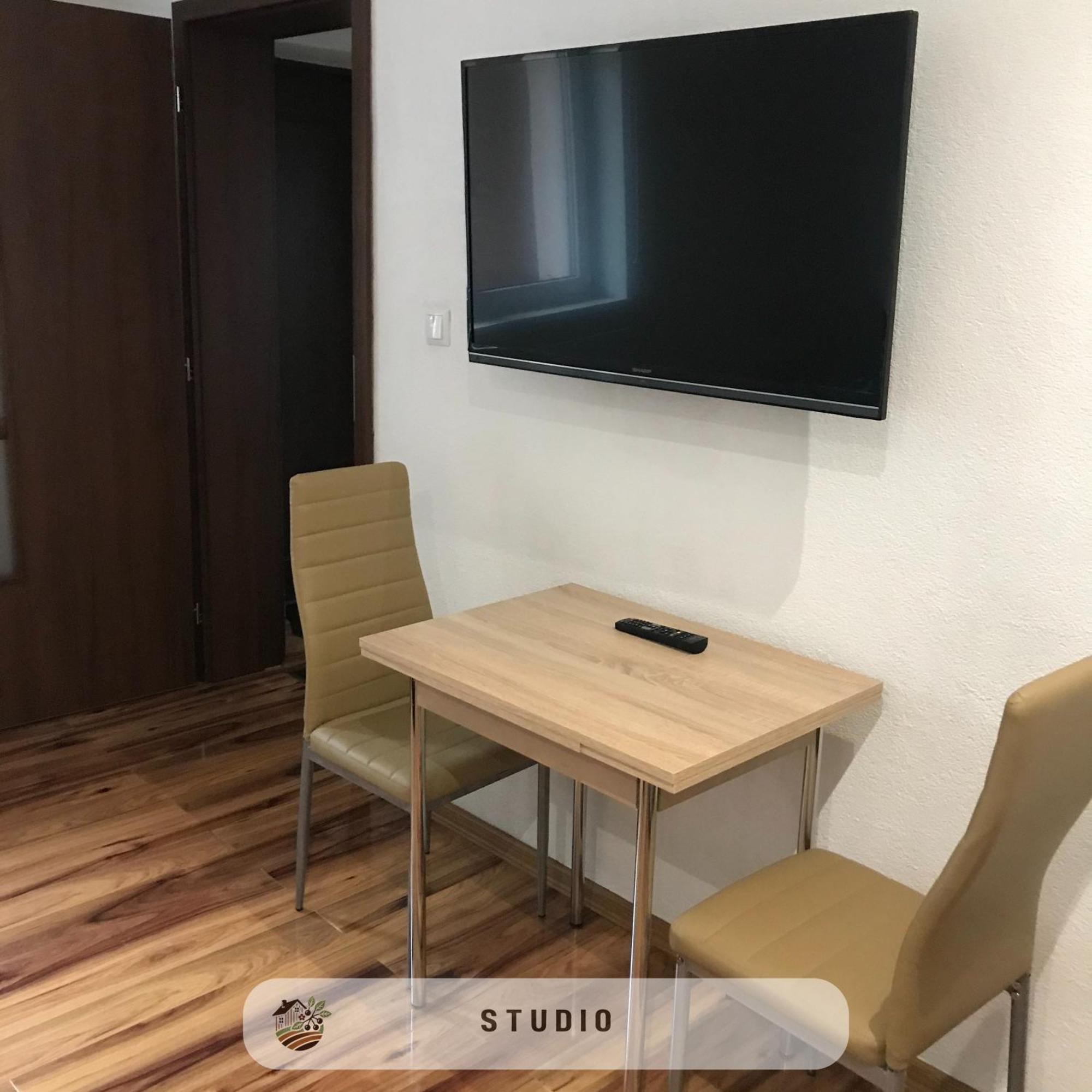 Apartmanovy Dom Visnove ภายนอก รูปภาพ